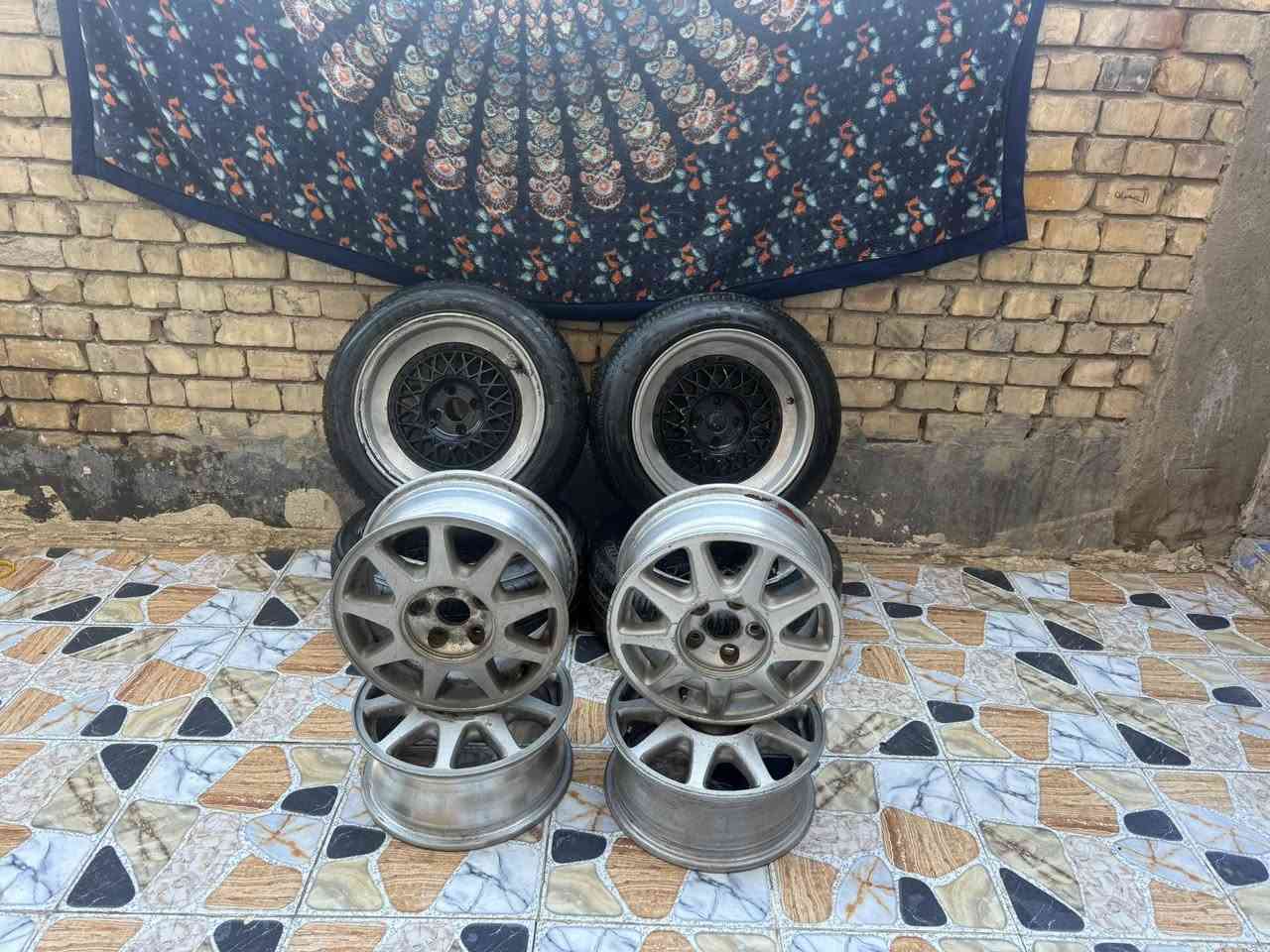 سياره مارك موديل ٢٠٠٠بكلايتات جدد بمعنى الكلمة و ماصدات إماميه جديده ووياله نضيفات جدن ابلاديات يابنيات مال حاويه أي استفسار اتصل على هاذ الرقم ***********
