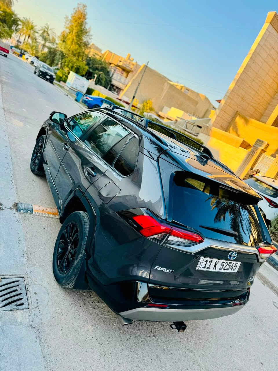 للبيع راف فور 2023  فئه XLE
بانزين محرك 2500 وارد امريكي ماشيه 44 الف ميل فقط
حادثها موضح قطعتين وبيهه وجاملغ توحيد لون
باتري جديد تخم تايرات جديد 
مواصفاتها:
٣ وضعيات قياده Normal, Echo, Sport  
 📍بصمه ودخول ذكي
📍ويل ١٩
📍تدفئه سترين
📍رادارات جانبيه ( نقطه عمياء )
📍رادار امامي (تحديد مسار )
📍اوتو هولد
📍اوتو ستوب
📍دخول ذكي   
📍فتحه سقف سلايد
📍كامره خلفيه
📍داخل بيجي 
📍باب الصندوك كهرباء
📍كشنات كهرباء
📍تبريد قطعتين
📍تحكمات سترين
📍هاند بريك بصمه
📍مثبت سرعه تفاعليAdaptive Cruise Control
 مكان السياره بغداد 
📌السياره حلوه ونظيفه ومابيها اي نقص بلعافيه على الياخذها
السعر 208 وبيهه مجال
للتواصل ***********

