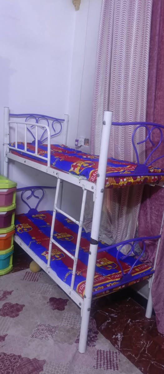 السلام عليكم
سرير اطفال طابقين  نظافتة ٩٠%  يكفي لحد عمر ١٢ سنه  سعره ١٠٠  مكانه مدينة الصدر


**إذا كنت صاحب هذا الإعلان وتريد حذفه لأي سبب، رجاءا أرسل رسالة إلى الدعم الفني**