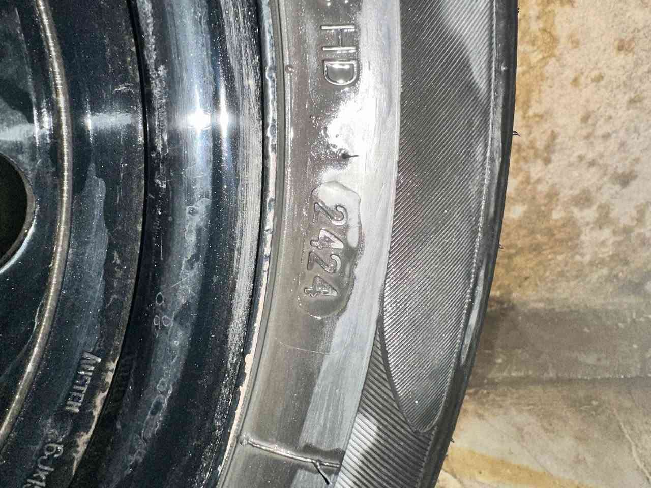 سلام عليكم تخم ويل اسود اوبترا بلادي مال شركه حجم 15 لا تصليح ولا عواج كبل تشدهن حتى بلنص وصبغ حراري درجه اولى 
تخم تاير 195/55/15 جديد انتاج 24  
مع تخم كبات مال شركه نضاف 
سعر 200 الف العنوان بغداد 
***********
