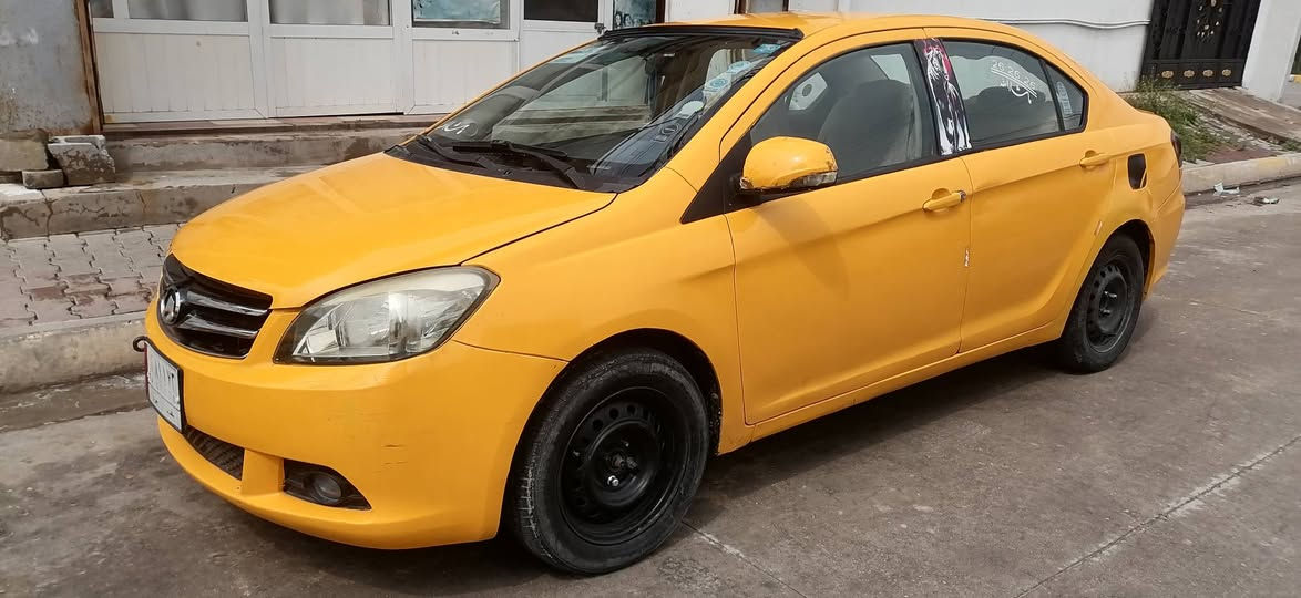 السلام عليكم كريت ويل للبيع موديل 2011 رقم بغداد مشروع وطني سنويه لحد 28 كابون  بانزين بيه ما بيها ضربه اي عيب ما بيها محرك مال يارس جديد هسه توني شاده كير عادي شرطه التحويل سعرها 55 وبيها مجال شراي يتصل ***********
