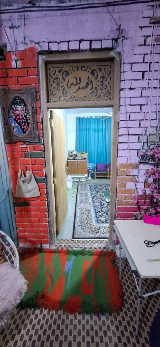 سلام عليكم
دار للبيع في منطقة الكمالية /المعوقين /زراعي /مساحة 172/واجهة 7/5/ونزال 24 /يضم استقبال /ومطبخ/وصالة/وغرفتين /للاستفسار الاتصال رقم/***********
