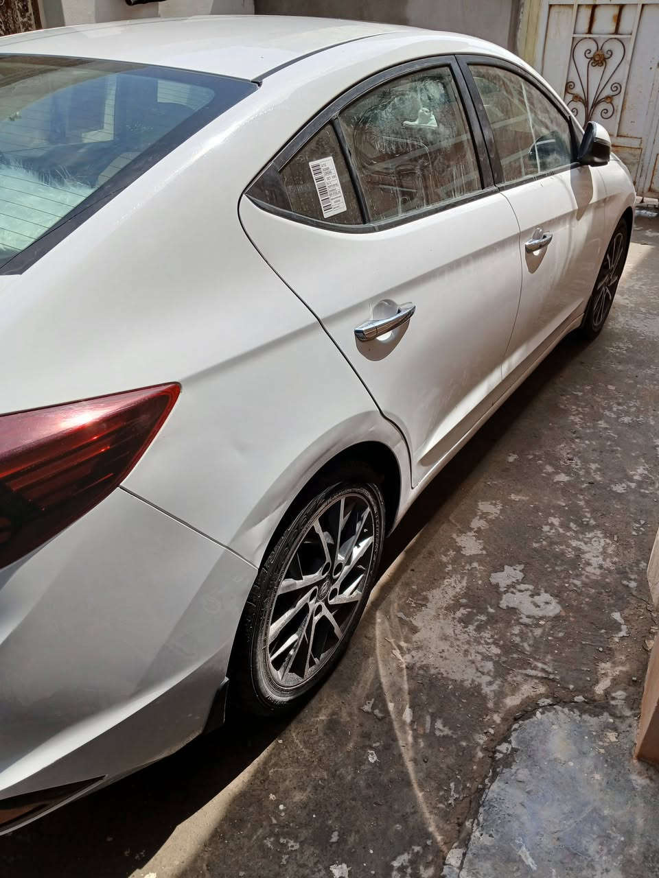 النترا ابيض خليجي موديل ٢٠١٩ رقم بغداد فول مواصفات ماشيه ١٢٠ الف كم المكان ديالى السعر١٥٥$ 
للتواصل ***********
