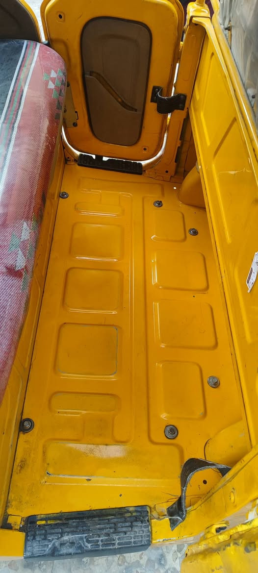 تكتك 22 للبيع رقم انكليزي وسنوية باسمي ، نظيفة وخير من الله
مكان بغداد الشعب
السعر ع الاتصال 
***********
