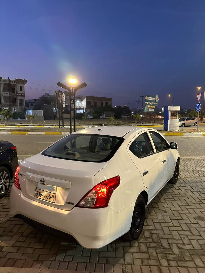 بە ناوی خوای گەورە 
نیسان سەنی لاکشمیبای بۆ فرۆشتن 
٢٠١٦ یەک چاملخی بۆیاخە 
ڕەسمی سۆنەرەکە دانراوە 
١١٥ هەزار ڕۆشتوە 
گێڕ و مەکینە بە شەرت هەتا بڵێی سەیارەیەکی توندو تۆڵە بێ مەسرەفە
تەقەو ڕەقە بەشەرت 
چوار تایەی تازەی لە ژێرە
بە ناو کردن بە شەرت 
سەنەوی تا ٢٠٢٧ تازەیە 
سەیارەکە لە کەلارە 
*********** 
بۆ سعرەکەی تەلەفۆن بکە لە خزمەتام كالار, السليمانية
