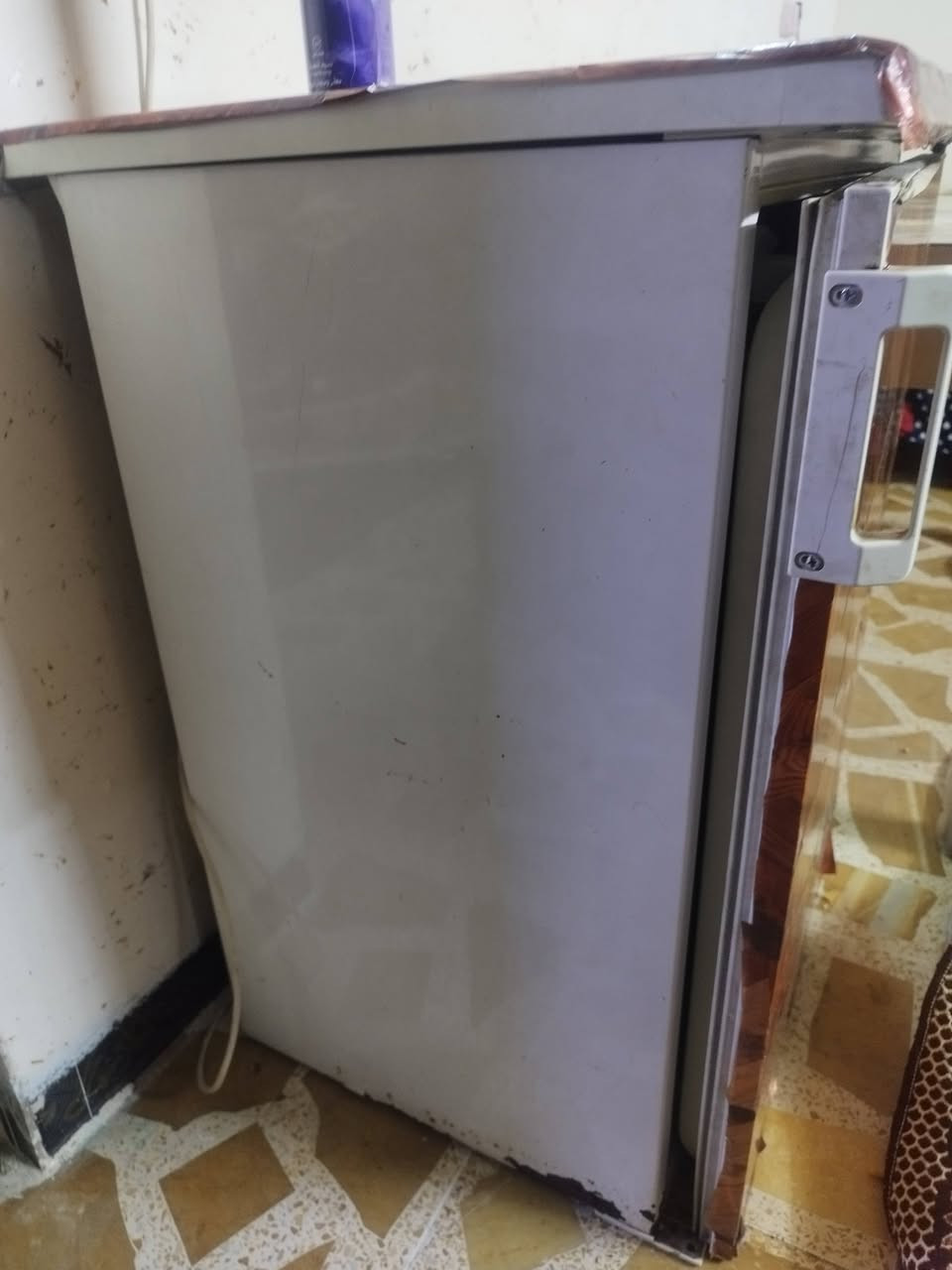 صوبه غاز سعرها 15 ***********السلام عليكم ثلاجت ماي للبيع سعرها 20  ثلاجت غرفه أشيل ثلج كلش زينه سعرها 50 وبيه مجال صوبه غاز سعرها 15 ***********
