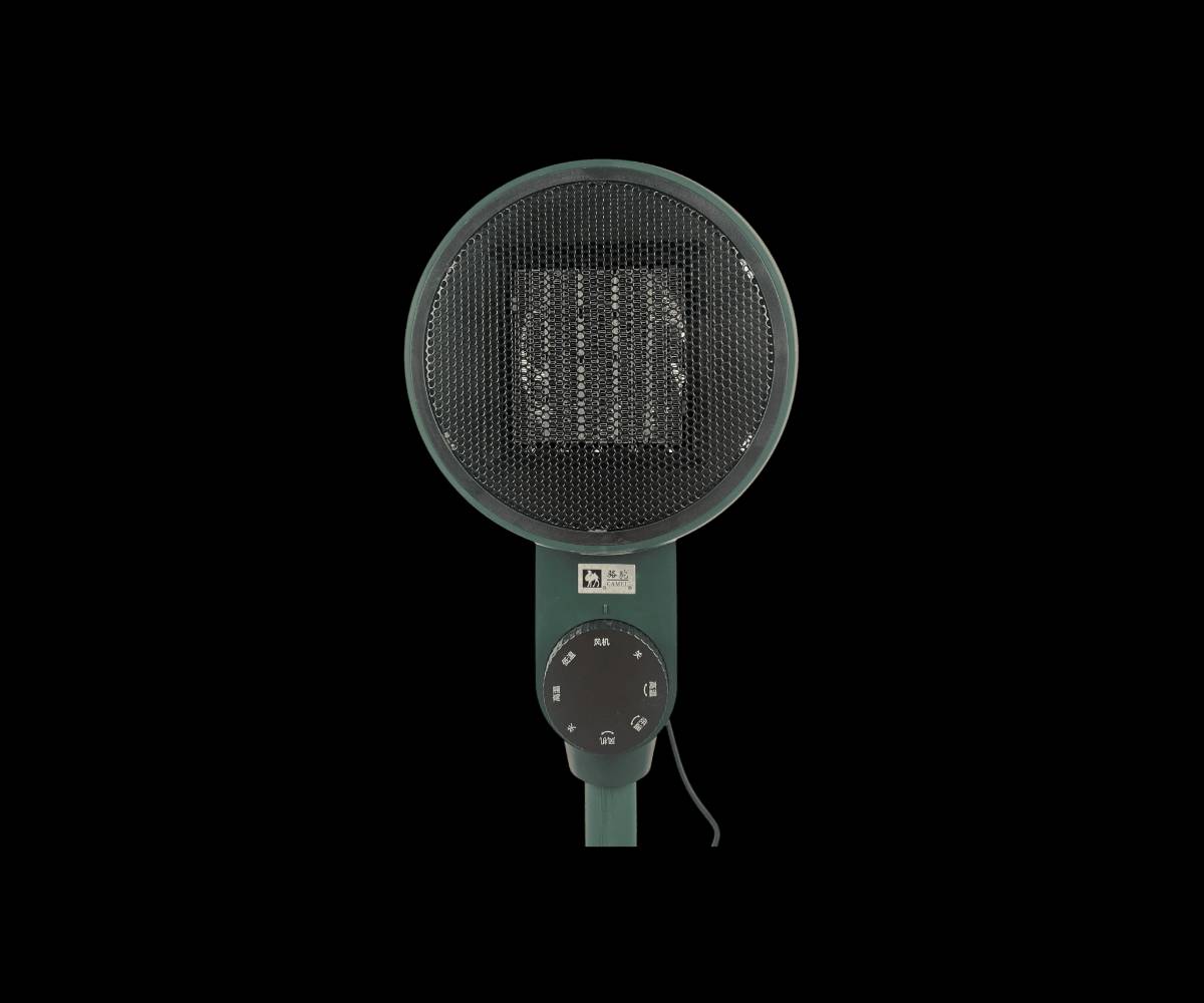 مدفأة فان عمودية متحركة CAMEL

الاستخدامات

تدفئة الغرف المتوسطة والصغيرة بسرعة وكفاءة.

مناسبة لغرف النوم، غرف الجلوس، المكاتب، والمحلات.

مثالية للاستخدام المنزلي اليومي خلال فصل الشتاء.

تُستخدم كمدفأة هواء مع توزيع دائري للحرارة.

المميزات

تصميم عمودي متحرك بقاعدة ثابتة لسهولة النقل.

نظام توزيع هواء دائري لتدفئة متساوية في جميع الاتجاهات.

عنصر تسخين داخلي عالي الكفاءة.

قرص تحكم أمامي لاختيار وضع التشغيل بسهولة.

شبك حماية معدني أمامي لمزيد من الأمان.

زاوية رأس قابلة للتعديل لتوجيه الهواء الدافئ.

تشغيل كهربائي مباشر.

مناسبة للاستخدام الداخلي.

جودة تصنيع من ماركة CAMEL.

القدرة الكهربائية: 2000 واط

قابس كهرباء أوروبي ثنائي.

محتويات الصندوق

مدفأة فان عمودية CAMEL.

قاعدة تثبيت سفلية.

دليل الاستخدام.

كرتونة تغليف أصلية.

الملاحظات

للاستخدام الداخلي فقط.

يُفضل عدم تغطية المدفأة أثناء التشغيل.

إبعادها عن الماء والرطوبة.

تُفصل عن الكهرباء عند عدم الاستخدام.

المنتج يسلم مفكك جزئيًا (قاعدة + عمود + رأس).

قياس الكارتون: الطول: 50 سم  العرض: 28 سم  الارتفاع: 32 سم