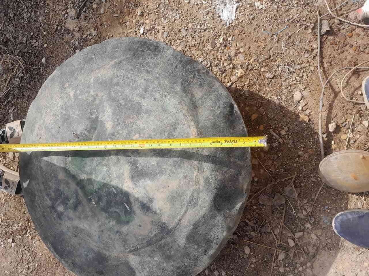 السلام عليكم ورحمة الله وبركاته كدر للبيع الوزن١٢ كيلو طول الفتحة ٥٠ سم الارتفاع ٣٤سم عرض من الأسفل ٨٠ سم نحاس احمر مثل ما امبين بالصورة بيه ثقب للامانة قيم السعر وشكرا


**إذا كنت صاحب هذا الإعلان وتريد حذفه لأي سبب، رجاءا أرسل رسالة إلى الدعم الفني**