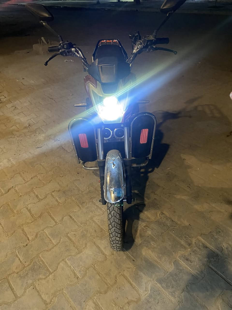 هارلي شحن. آخت الجديدة.
السعر. 650. بيها. مجال.  خاص مراسلة


**إذا كنت صاحب هذا الإعلان وتريد حذفه لأي سبب، رجاءا أرسل رسالة إلى الدعم الفني**