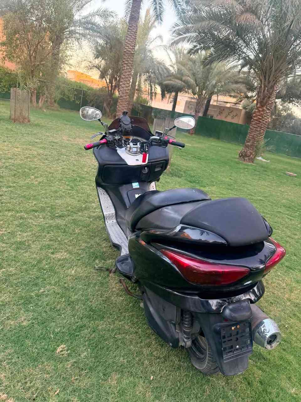 للبيع فورزا08 مفتوحه. بس مجفته تجفيت اصلي رمبه.  دراجه بيه شي واحد بس لو فيت بم لو جويتر بس هيه تشتغل مابيه شي  بس تجي ساعات شويه متشتغل وره مده قصيره ترجع طبيعي  واني ما اعرف بيهن. وعندي شغل. تجي انته تكلبهه وتشوفه  اوراقه جاهزه  ابيع كوم حديد.  حط السعر الي يرضي بي الله 
 بغداد حي النصر شارع السياحي
***********
