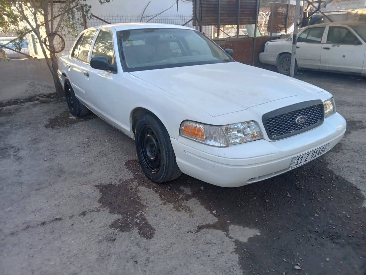 السلام عليكم فورد كراون فكتوريا موديل ٢٠٠٦ . ٨ سلندر رقم بغداد الدولي الجديد ابسمي رايدها ٥٥ ورقه السيارة مصبوغه عام مابيها ضربه السيارة حلوة وخير من الله بس ينرادلها اشويه ترتيب ودبلات أماميه ومكاني بغداد الشعب. موبايل ***********
