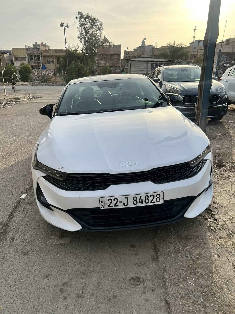 السلام عليكم 
كيا كي 5 جي تي لاين مواصفات معروفه 
محرك 1600 تيربو 
وارد امريكي  موديل 22 
ماشيه 88 الف كيلو 
رقم اربيل بأسمي 
فول فتحه كشنات جلد 
تبريد قطعتين 
رادارات امامي خلفي جانبي 
تحديد مسار
 نقطه عمياء هواي مواصفات بعد 
الحادث موضح بالصور
 وبيه جاملغ خلفي عكس سايق هنا بالعراق 
السعر 172 مكاني بغداد حي اور ***********
