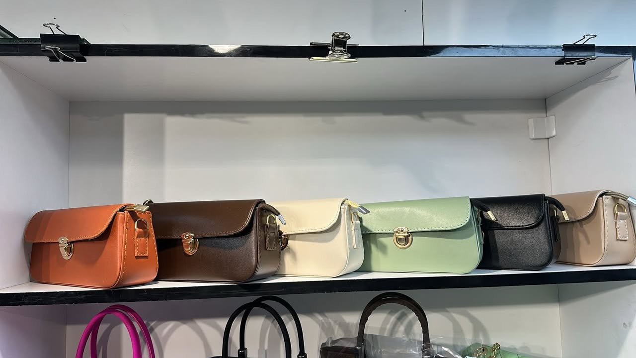 حقائب جملة ومفرد
من داخل العراق الى جميع محافظات العراق وسوريا/ ولبنان 
ارخص الاسعار 
تواصل خاص او واتساب 
***********
