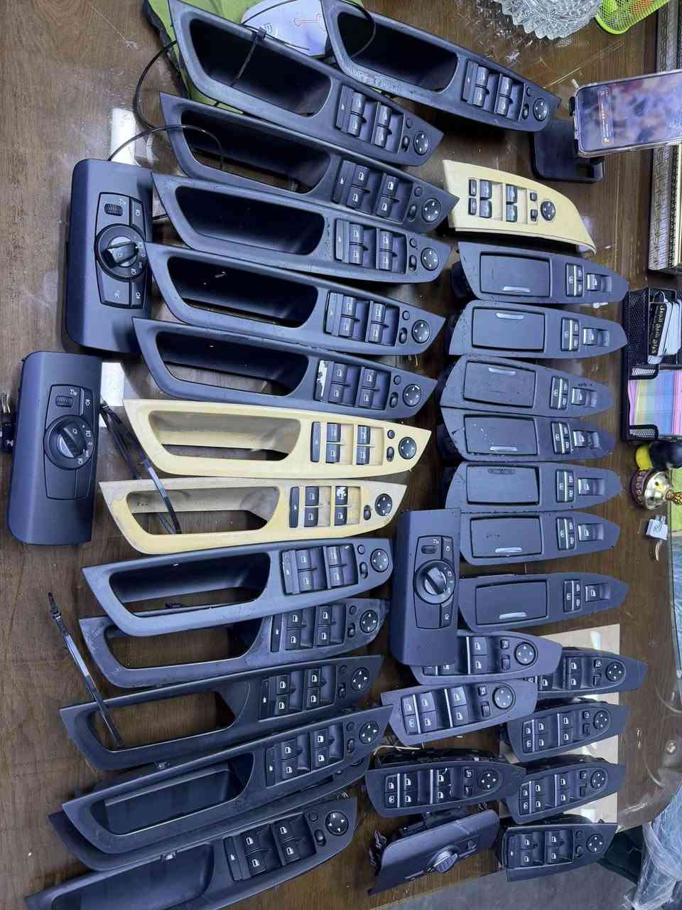 اسعد الله مسائكم بالخير والمحبه
كونترول منوع حديث Bmw E60 x5 

السعر اي قطعه 35000

للحجز والاستفسار الاتصال على الوات ساب 

*********** ابو جبل 

عنوان المحل بغداد مجمع مشن مجاور عبود ابو التبريد 

لوكيشن المحل فقط على الويز اكتب ادوات شيخ الجبل Bmw

خدمه التوصيل  متوفره
