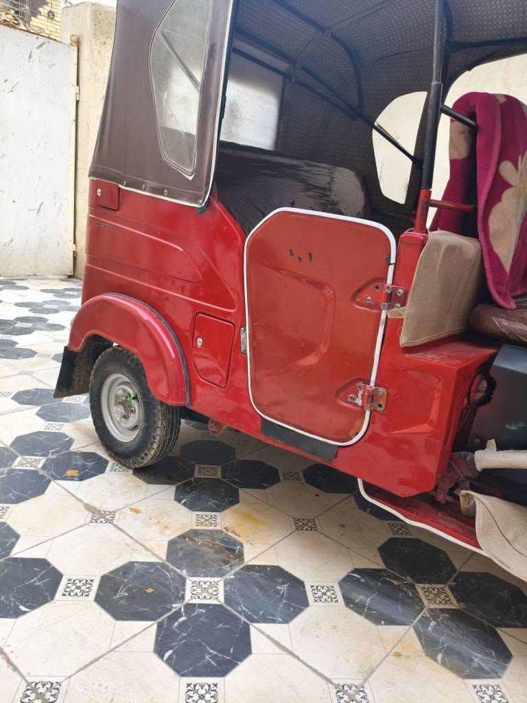 سلام عليكم تكتك موديل 2021 تكتك نضيفه جدن 
بيه صبغ دوس.  سعر 7600 مكان بلديات 
***********
