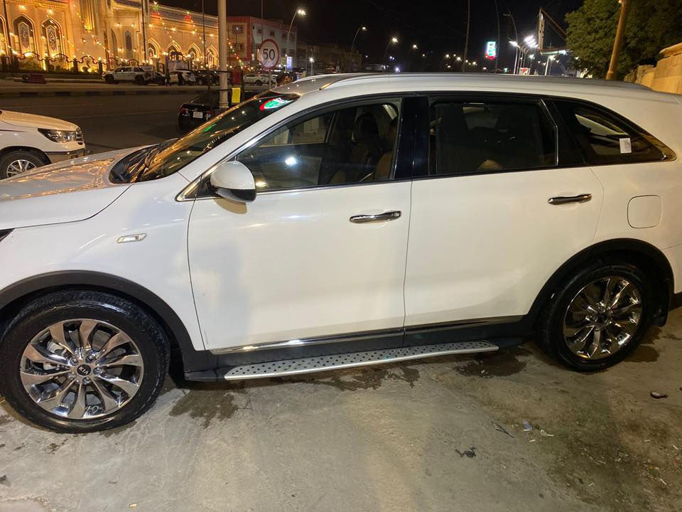 السلام عليكم
سورنتو موديل 2020 استلام شركه ماشيه 85 الف مكينه 4 تبريد قطعتين 5 راكب 
بدون حادث بدون صبغ فقط بارد حافه البنيد السياره على وضع الشركه السعر 185 قابل للتفاوض العنوان بغداد المشتل 
شارع المطبك للاستفسار ***********
