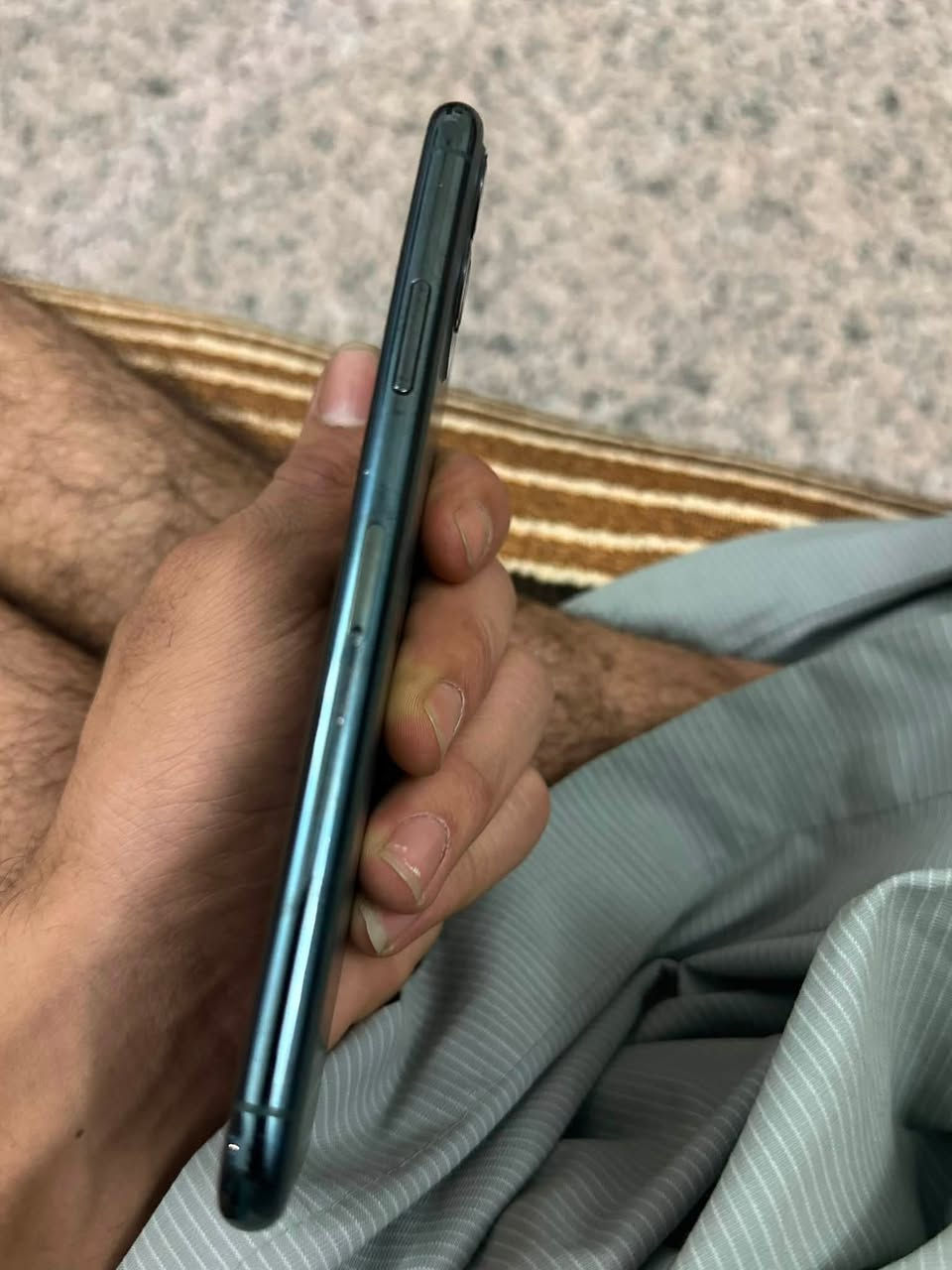 سلام عليكم 11برو ماكس ذاكره 256 بطاريه 90 معلايه وتر ممبدل بي ايشي  شرق اوسط  سعر350  ***********
