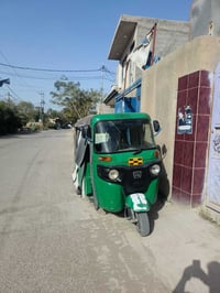 باجاج 22 تكتك حلوة خير من الله مكينه كفالة  بيها فقط يم البك لايت شوية...