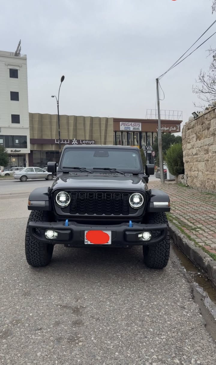 Jeep wrangler Willys 2025 4XE

‎3 نیزام HYBRID-ELECTRIC-ESAVE
فوول فوول مواسەفات ٤ پستنی هایبرێد بێ سبوخ بێ سارد دەعامی بۆ دەعامی بە شەرت دەبڵ ئەکسل سەیارەکە بۆنی شەریکەی لێدێ لۆک لۆکە نمونەیە لە جوانی 15000km ڕۆیشتووە 
مواسەفات :
تەعدید سورعە
بەسمە + شەغال
لایتی پێشەوە زینۆن
لایته پشتەوە زینۆن
ئەپڵ کارپلەی
ئاوێنە کارەبایی و هیتەر
شاشە گەورە
کوشین هیتەر گەرم و سارد
٤ جام کارەبایی 
سوکان هیتەر 
قفڵ ئەکسلی پشتەوە
تەبرید مەرکەزی
‏٤ AUX
دوگمەی OFF ROAD
ڕاداری پشتەوە و پێشەوە
سەماعە ALPINE
دەعامی پێشەوە ئاسن
دۆسە بیلادی

0750 504 43 44
