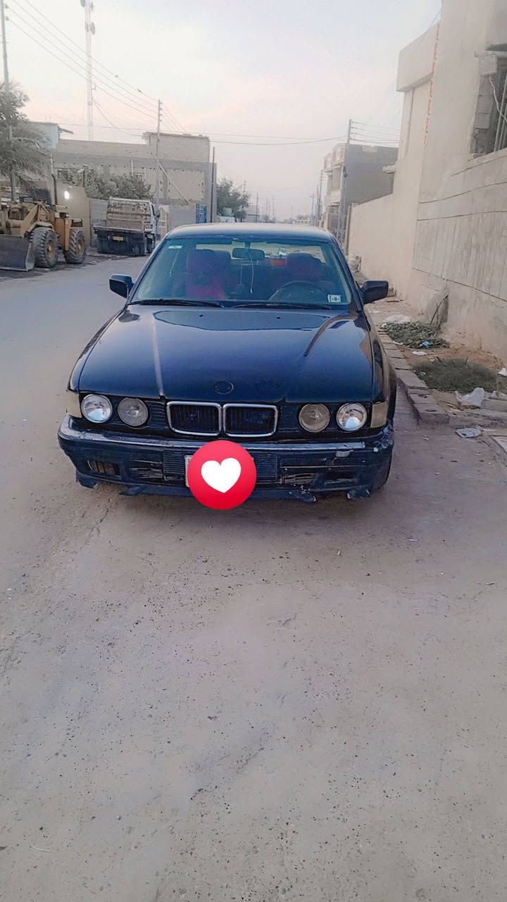 سلام عليكم  بيئم البيع حجم 740 محرك 735 تخم تاير  جديد  داخل نضيف نقص يدة سايق او ورة سايق  نقص تبريد غاز  محرك خير من الله   سيارة  نصبة حلوة نضيفة  مابيهة اي ضربة سعر 45 مكان سيارة بغداد مشروع وطني  اي ستفسار علة هذا رقم ***********

