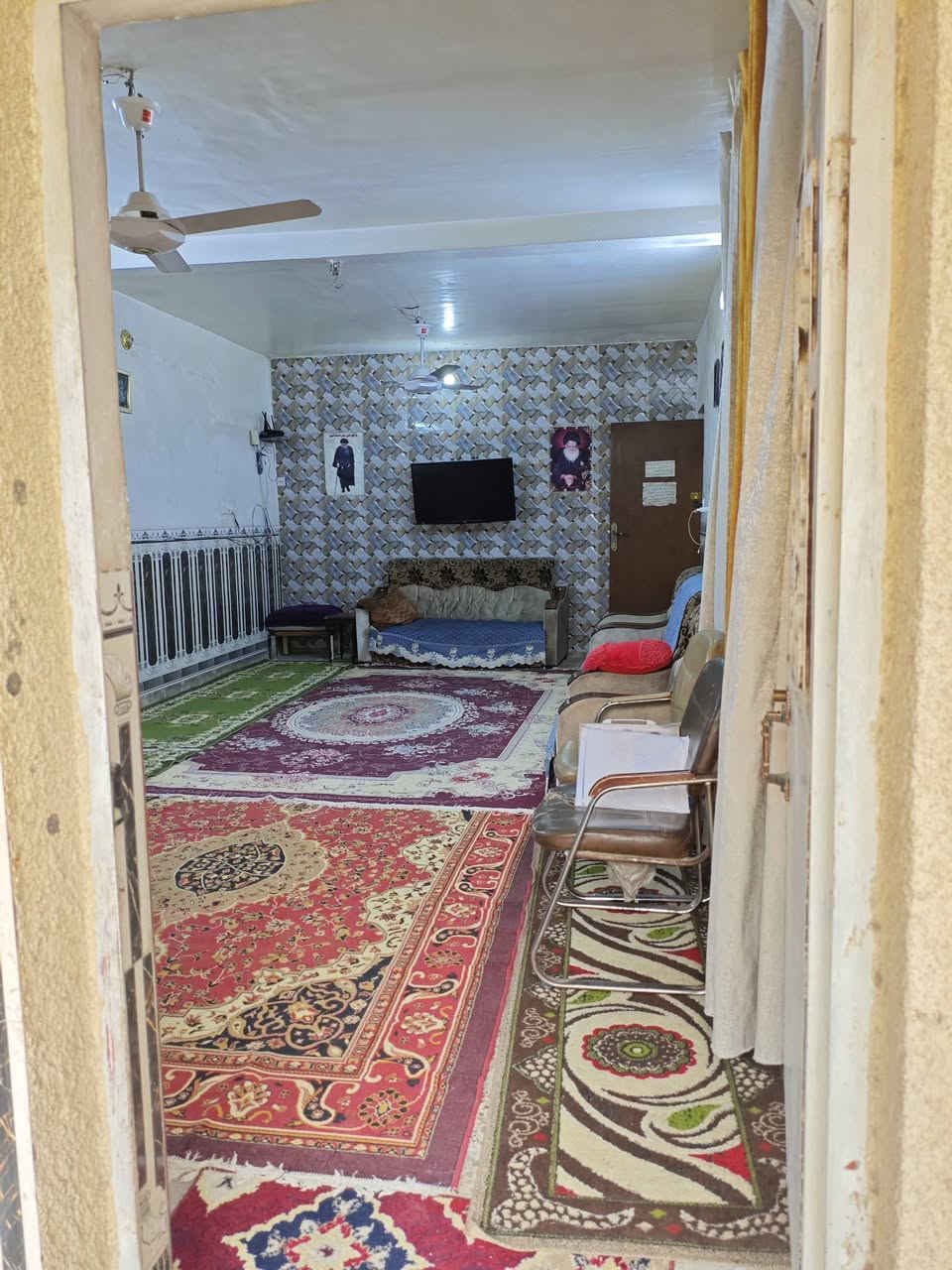 دار للبيع بمنطقة الشماعية ( حي أكد )  132 متر مربع طابو صرف
طابق واحد ، سعره 120 وبي مجال الاستفسار رقم  ***********
