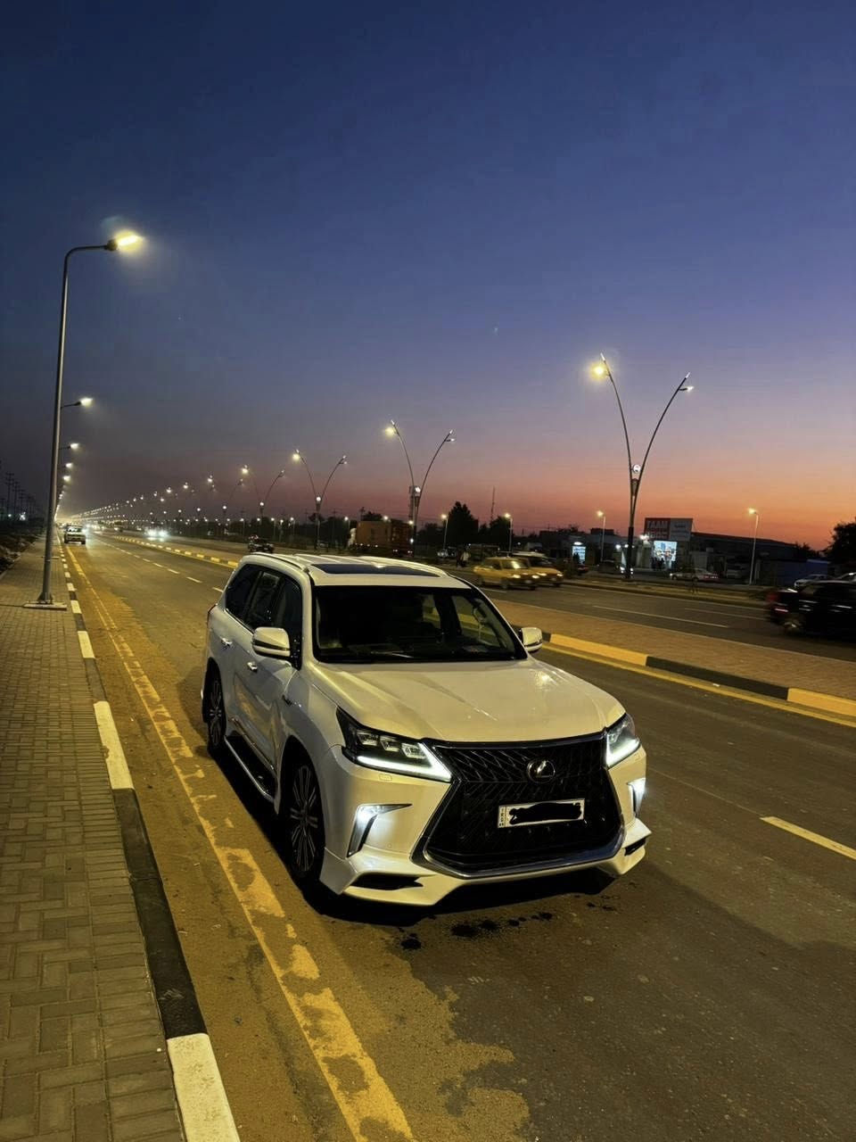 سلام عليكم
لكزس 2018 LX570 S سبورت 
ماشيه 86 الف مكفوله من كلشي 
داخل ماله بيجي رقم اربيل جديد 
للاستفسار ***********
