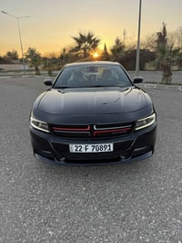 تشارجر SXT • ٢٠٢٠ • اسود ملكي