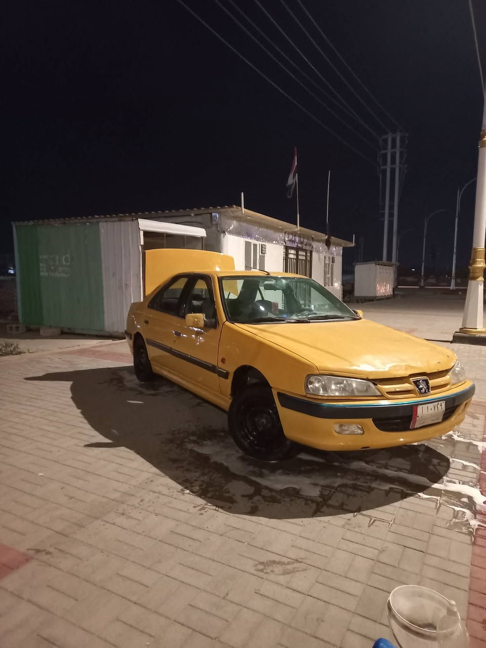 السلام عليكم بيجو بارص مديل 2010 مكينه وكير خير من الله كهربايات كله شغاله جاهزه سياره حلوه وكاعده حداديه وتخم تاير انضاف داخل جديد سياره ملكوط خياسه ومصبوغه مصفره هيئه وغرامات وتحويل ثاني يوم السعر 25 وبيه مجال بصيط مكان سماوه رقم الهاتف ***********
