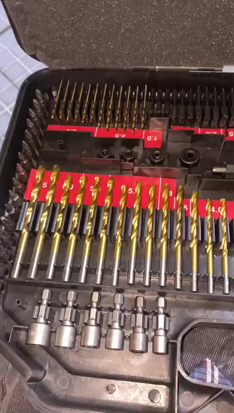 عدد 246 قطعه جديد لوك مال امزون  سعر 80 وبيها مجال  للشراي 
 مكان حي عامل بغداد***********  واتساب
***********
