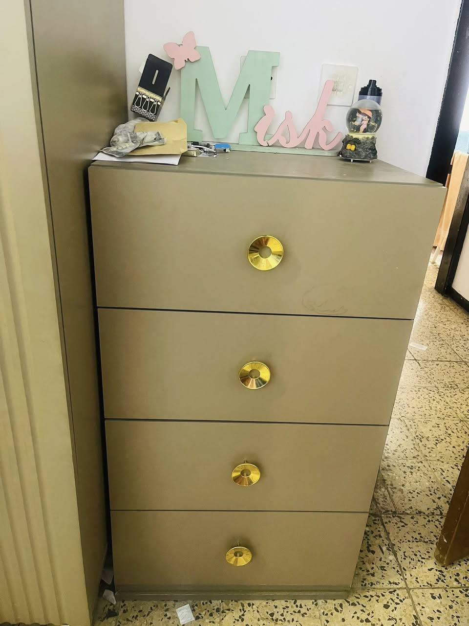 عندي غرفة نوم للبيع وبعد اكو شازلون ومرايه


**إذا كنت صاحب هذا الإعلان وتريد حذفه لأي سبب، رجاءا أرسل رسالة إلى الدعم الفني**