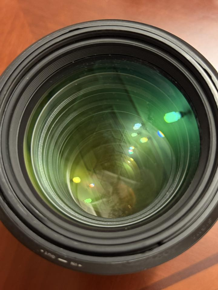 للبيع عدسة العزل الاحترافية Sigma 85mm f1.4 for Canon ، أداء جبار وحدة خرافية.
مثالية جداً لمصوري البورتريه، الأعراس، وإبراز التفاصيل الدقيقة بخلفية سينمائية معزولة .
العدسة نظيفة جداً (استخدام شخصي)، غراضها كاملة جنطة و حزام و هود و الكارتونه و كلها موضحة بالصور 
التواجد في بابل - الحلة (سبب البيع: التحويل لسوني).
السعر (800 الف و بي مجال بسيط )، للصور والتفاصيل راسلني على الخاص


**إذا كنت صاحب هذا الإعلان وتريد حذفه لأي سبب، رجاءا أرسل رسالة إلى الدعم الفني**