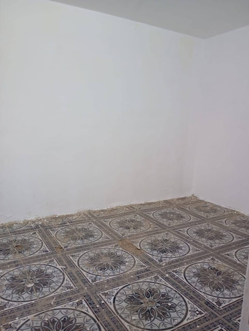 بيت زراعي للبيع مساحه 100بلمهيديه طابقين 4غرف مقابل عمارات الشموخ بشارع جامع سعيد بن جبير ٣فرع عل يسار السعر وباقي التفاصيل خاص او واتساب ملاحضه لبيت فارغ جاهزكافت الخدمات ***********
