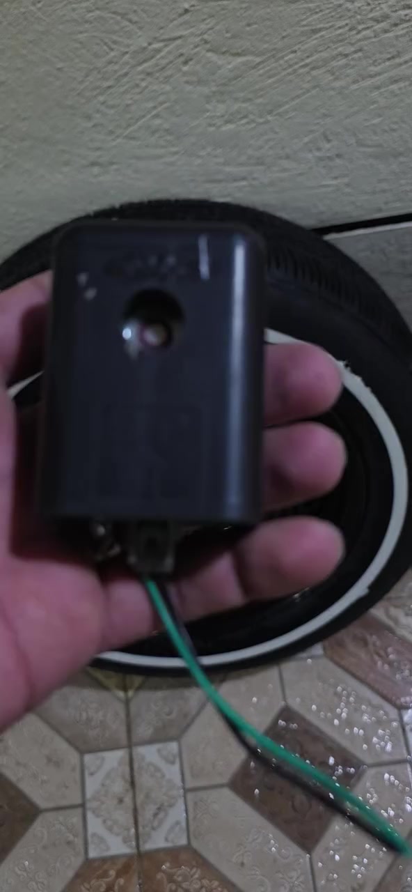 السلام عليكم اخوان
تايرات مرشلونه مع وياله جدد حجم ١٥ ... ٣٠٠ ؤبيهن مجال 

هورن بك جعب اخضر دكه تخبل ب ...٧٥ 

بردات كويتيه اصليه معتم كاملات جدد مال النترا لحد موديل ٢٠ ب... ٤٠ الف 

مجاول عدد ٢ اصلي شركه مع قاعده فيت بم اصلي النترا قيم واخذ 
مكاني بغداد الدوره ابو طياره متواجد خاص واتصال 
***********
