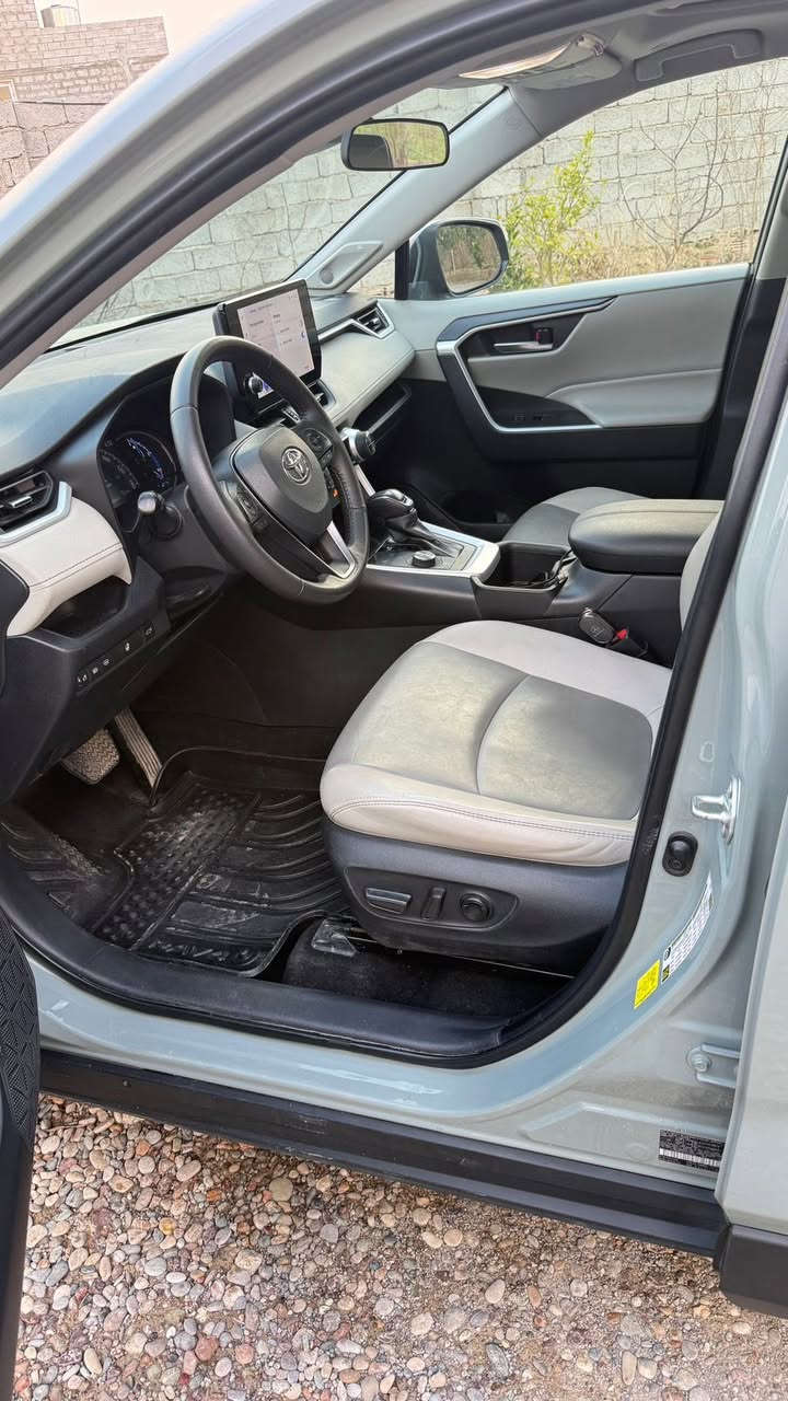 السلام عليكم مكلف بالنشر لا تراسل خابر عل رقم
راف فور  هايبرد XLE برايم 2023 السيارة كلين بدون صبغ فقط الدعامية  السعر 238$ نقدا وبيها مجال شي قليل 
اعتذر عن بيع الوعده والاقساط 
مكان السيارة ناحية الزاب 

‭0780 377 6061‬ خابر عل رقم واخذ تفاصيل كاملة
