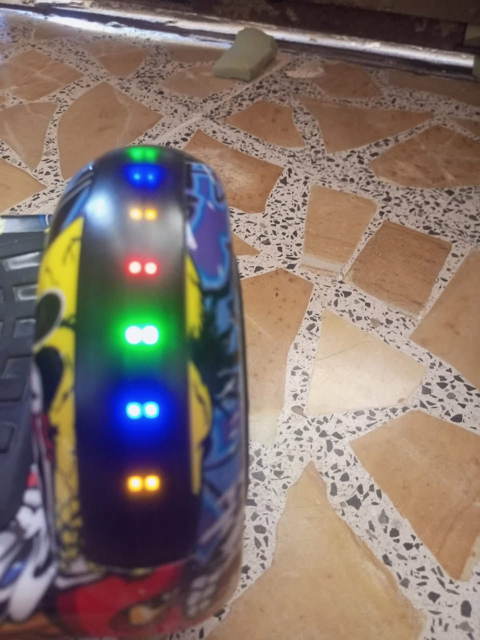 لبيع حجم كبير معه الشاحنه والبلتوث السعر100 الف وبي مجال الرقم *********** يوجد  وتساب
