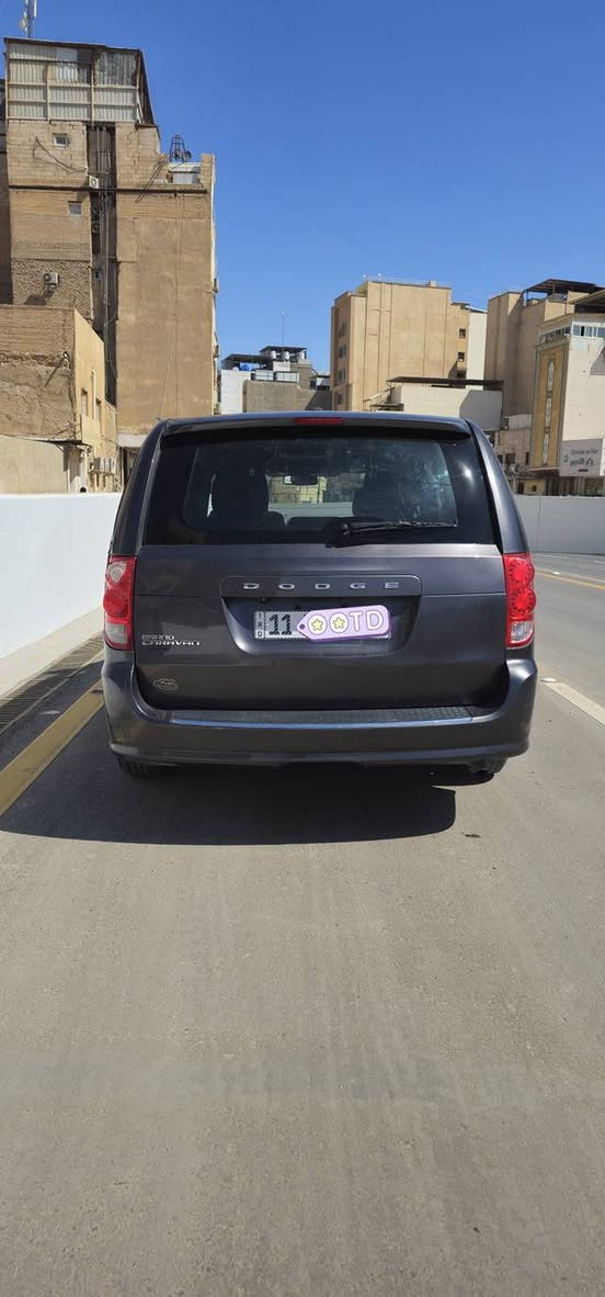 بيع دوج كرفان موديل 2018
لون السيارة نفطي 

رقم بغداد بسمي 

💠محرك وكير شرط 

💠تبريد 3 قطع ثلج 

💠كشنات سياحي بلع 

💠تحكمات ستيرن 

💠نظام تقليل صرفيات البنزين 

💠 6 جامات كهربائي 

💠محولة كهرباء 110 

💠طخم اطارات جديد 

💠سيارة ماشية 80 قابل للزيادة 

💠كشن السايق والنفر كهربائي 

💠كاميرا مع شاشة 

💠هيتر بل مرايا 

💠سيارة دوج GT وبكامل مواصفاتها 

💠تحكمات ستيرن مع شاشة عطلات 

💠شرط التحويل 

💠السعر 125 بيها مجال بسيط 

📍مكان السيارة النجف خان المخضر
ولسونار بداخل صور
***********
