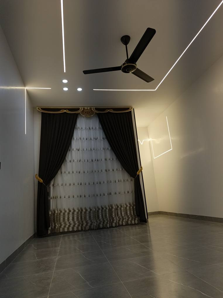 ***********

للبيع مع الاثات وتسليم فوري بناء ٢٠٢٥ مسكون٦ اشهر 
مسساحه١٨٥ واجهة١٠ونص
الطابق ثاني معزول درج خارجي فقط 
٤ غرف 5x5  هولين 4x6
بعويزه مقابل بنازخانه بعويزه 
ركن فرع مسدود يبعد عن شارع العام ٢٠ متر موصل, نينوى
