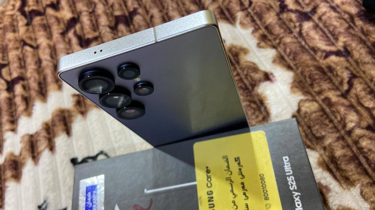 مساء الخير  مراوس بحديث او ابيع
موبايل سامسونك S25 الترا 
ذاكره 512
ضمان شاشة سنة وسوفت هم سنة
الون تيتانيوم مطعم فيروزي
لون مميز نضافة 100 / 100
موبايل مجرد نفتح من باكيت 
عدسات لاصق اصليات 
شتريتة 1550 
رايده 1450
عامل عليهن وشوف 
العنوان البصرة شط العرب 
الاتصال ***********
