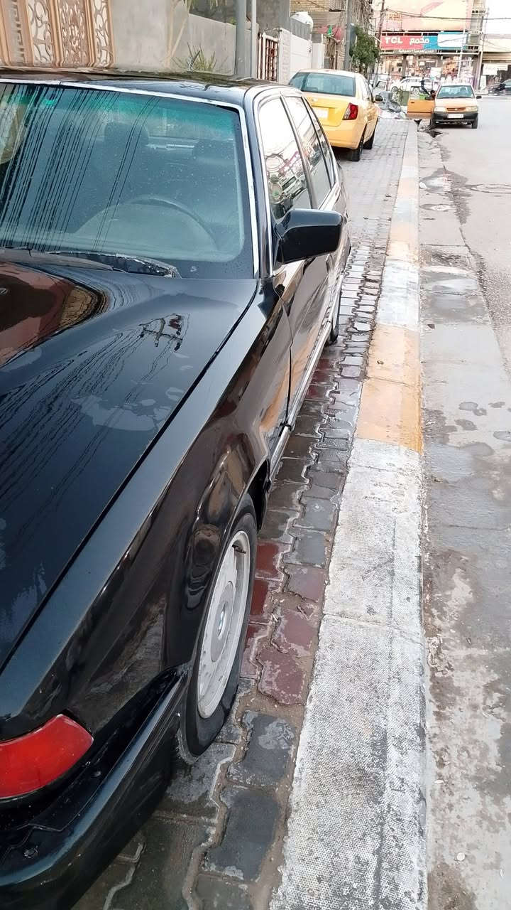 السلام عليكم 
Bmwحجم 735 موديل 89
محرك ابلادي جديد كير عادي 
السياره حلوه ترايك ومتريد 
عنوان كربلاء ***********
معروضه السياره 42 اوبيه مجال
