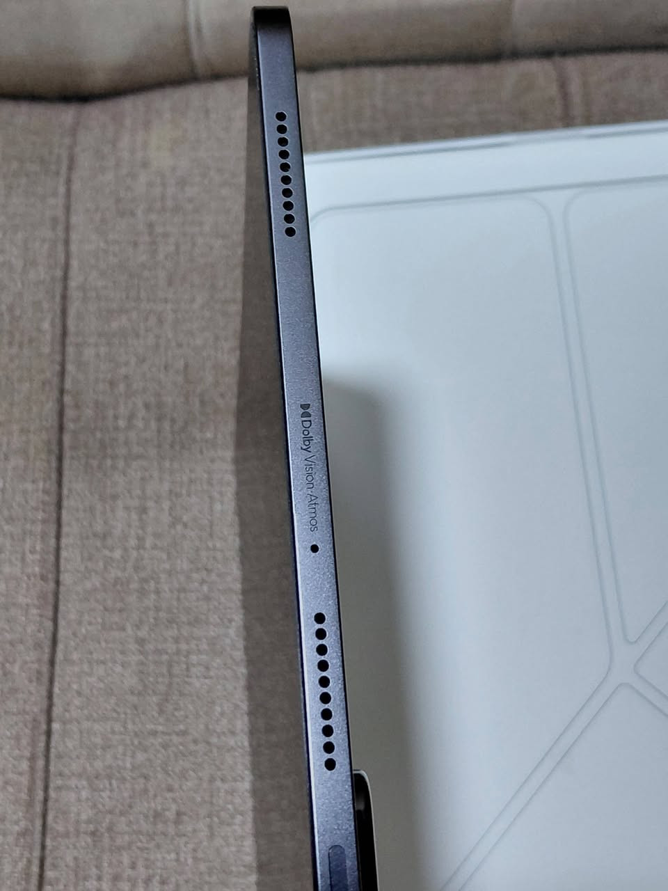 السلام عليكم للبيع تاب شاومي باد 7 برو جديد مستخدم قليل
جدا معه ملحقات كامله العنوان بابل
***********
الشاشة : 11.2 بوصة، دقة 1440 × 3200 بكسل (3.2)،
سطوع يصل إلى 800 شمعة، وتدعم Dolby Vision
السلام عليكم للبيع الشاشة : 11.2 بوصة، دقة 1440 × 3200 بكسل (3.2)، سطوع يصل إلى 800 شمعة، وتدعم Dolby

Vision

Atmos

الاتصال يدعم 7 Wi-Fi ، وبلوتوث 5.4
النظام والصوت 2 Hyper أربع سماعات ستيريو بتقنية Dolby
المعالج كوالكوم (4) Snapdragons Gen نانومتر) الذاكرة والتخزين يتوفر بذاكرة رام تصل إلى 12 جيجابايت وسعة تخزين داخلية تصل إلى 512 جيجابايت

.(UFS4.0)

الكاميرا خلفية مزدوجة بدقة 50 ميجابكسل رئيسية + 2 ميجا بكسل عمق، وأمامية بدقة 32 ميجابكسل.
سعر 590
