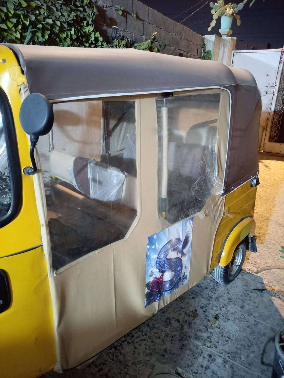 السلام عليكم تكتك موديل 20 شهر 11 رقم وسنويه اسمي  
 بيها ضربه لقد وبيها جو البقلايت البارد/مكان بغداد الحبيبيه 
السعر 7300 وبيها مجال شيء قليل رقم***********
