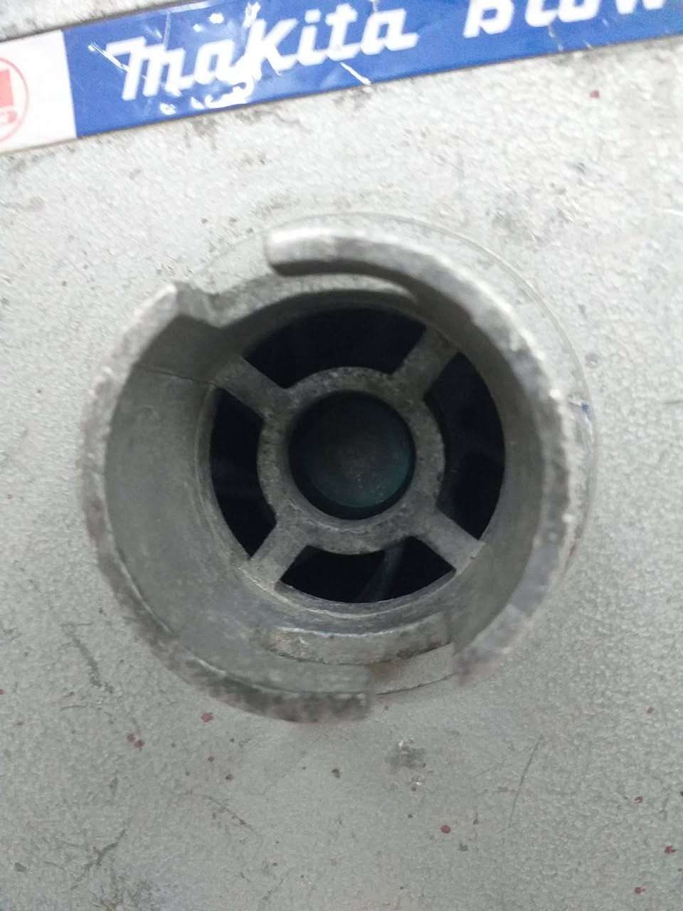 السلام عليكم ورحمة الله وبركاته جبنالكم تحفه من اندر النوادر بلور ماكتا نظافةأمام العين شغال شرط الشغل واير أصلي مكان موصل يوجد توصيل كافه محافظات العراق السعر خاص رجاءأ رقم الهاتف *********** بي وتساب
