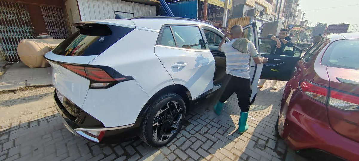 السلام عليكم كيا سبورتج موديل 2024 ماشي 19 الف مكفوله السياره فول مكان السياره بغداد الدوره للاتصال ***********
