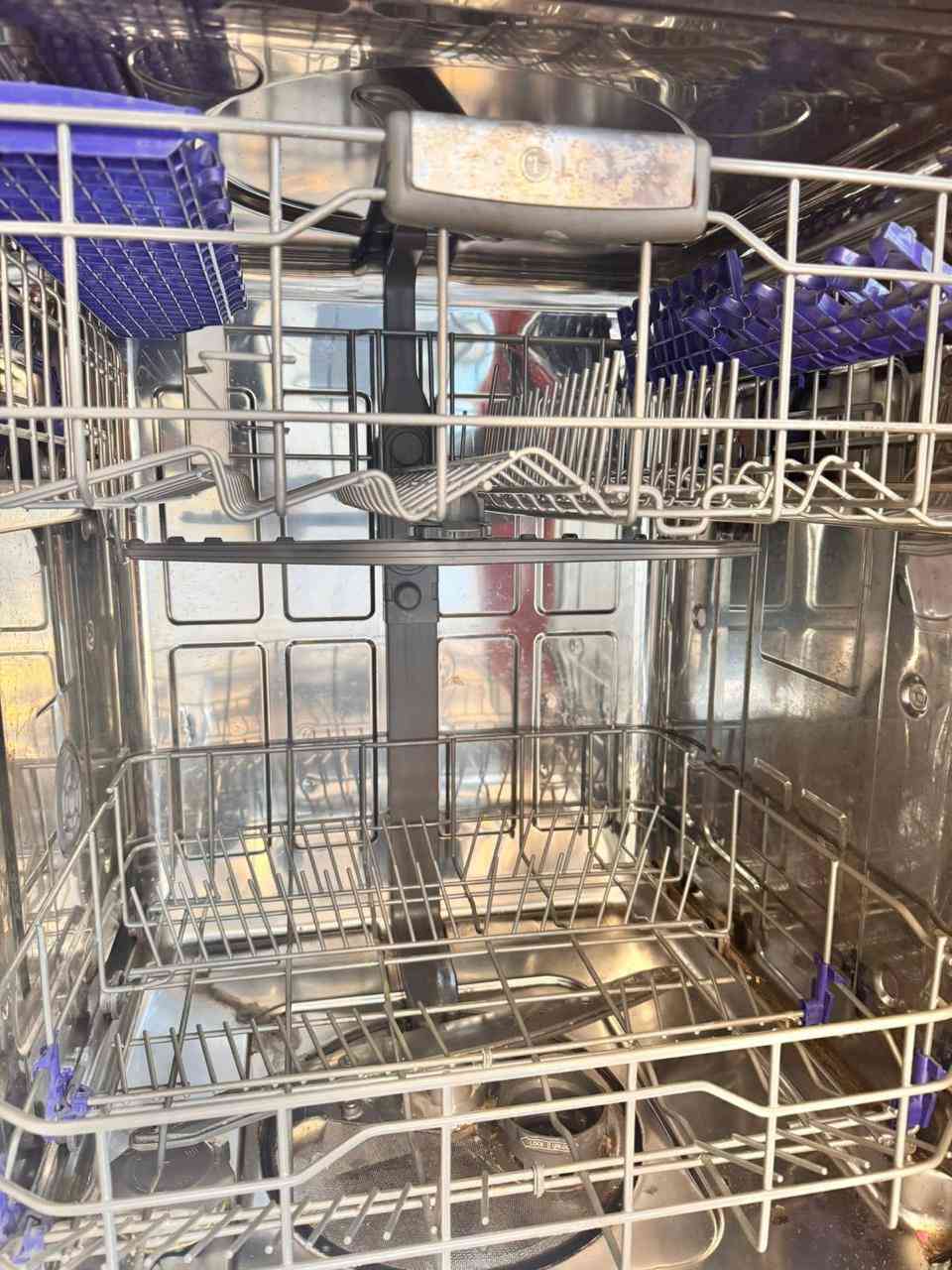 اسلام عليكم
مكلف بنشر غساله للبيع السعر 200
***********
