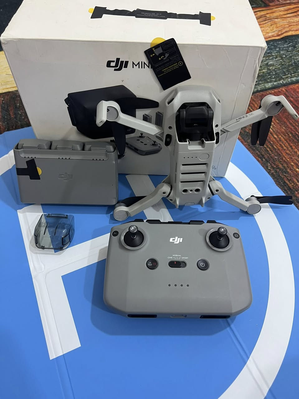 مني تو  كومبو نضافه 100 طيران تقريبا 10 مرات فقط
مكفوله كامل ملحقات 
--3 بطاريات +شاحن
قبق كمبل 
جوستك جنطه 
مكاني كوت 
يتوفر توصيل 
*********** 
للاستفسار خاص
