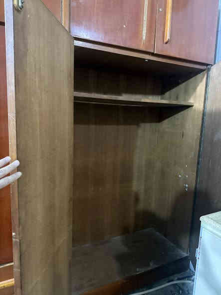 السلام عليكم 
للبيع كنتور صاج خارج وداخل خمس بوب وملحق 
العنوان / بغداد الشعب 
السعر / 100
موبايل / ***********
