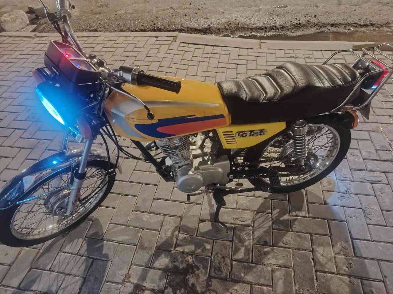 نامه مديل 20 سنويه تنتهي 30 بأسمي سعر واحد ونص قفل ***********
