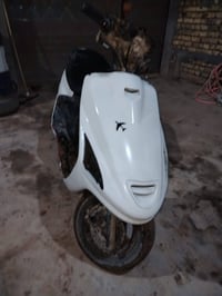 دراجه فراشه للبيع نضيفه كهربائية شغاله عوزها بس باتري السعر 200 للتصال...