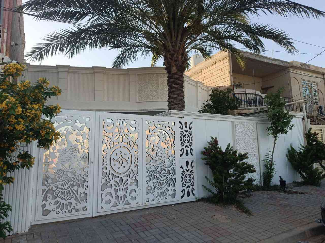 بيت ملك صرف بكربلاء مساحة ٢٠٠ متر طابق واحد
مقابل حديقة كبيرة ومجاور مجمع مدارس وقريب جدا على مركز المدينة بشارع ابو طالب بحي الشرطة مسافة ٥ دقائق بالسيارة عن الامام أو مشي ربع ساعة متوفر كل الخدمات
للعلم المنطقة كلها مواكب وزوار خلال الزيارات  

للتواصل ***********

وتحويل مباشر باسم المشتري
