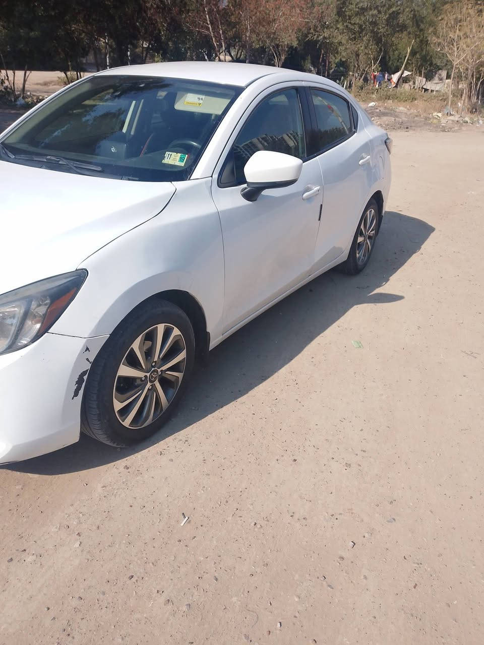 السلام عليكم سيارة تيوتا يارس وارد امريكي 2019 معوقين بغداد بشهر السابع 2026 تتحول حرة  السعر 100وبيها مجال لاتصال على هذا الرقم *********** واتساب موجود بي
